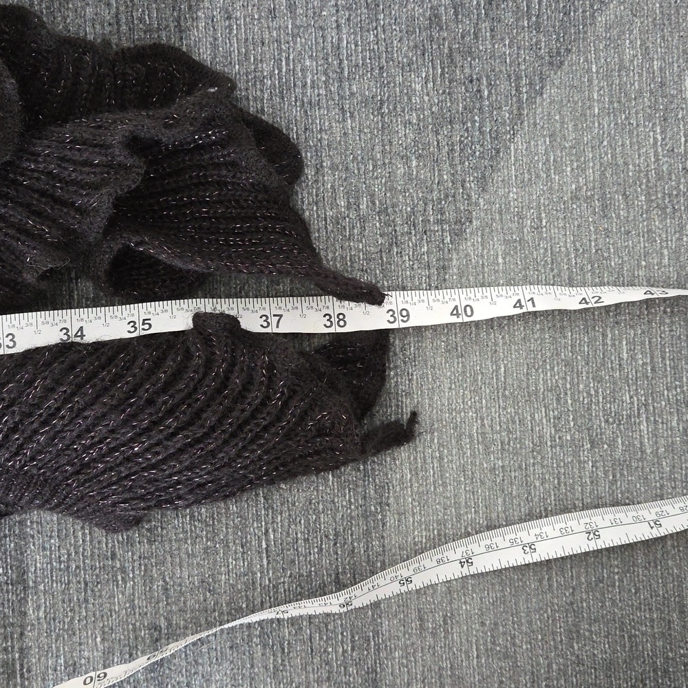Black Ruffled Knit Scarf - Picture 6 of 7